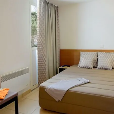 Resideal Motte شقة فندقية 3*